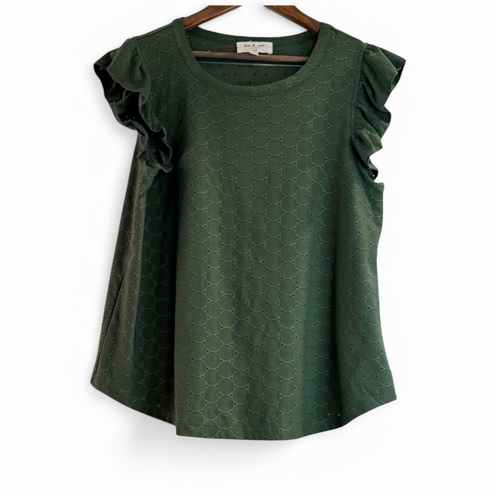 Kim & Cami Ruffle Sleeve Top Womens Small Green Eyelet Geometric A2077-D407